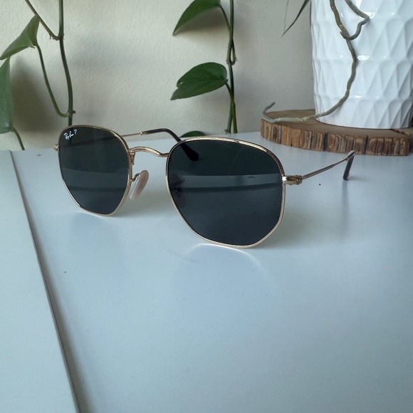 HEXAGONAL FLAT LENSES - Picture 1 of 4